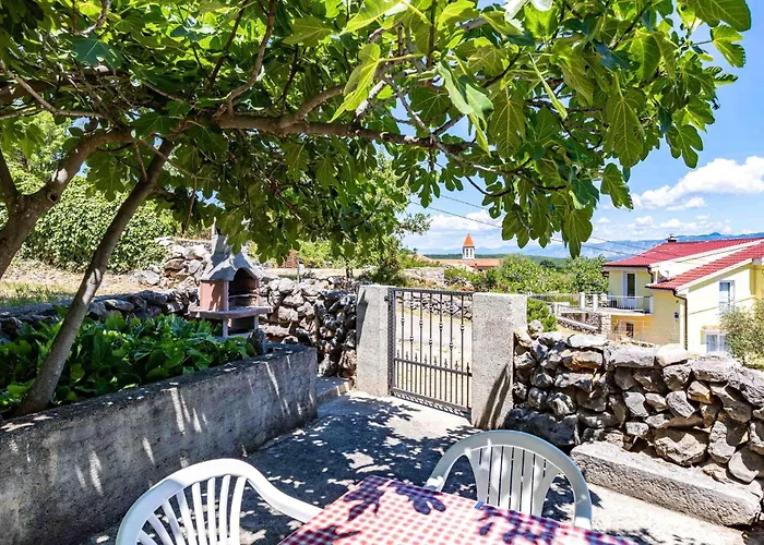 With Sea View I *